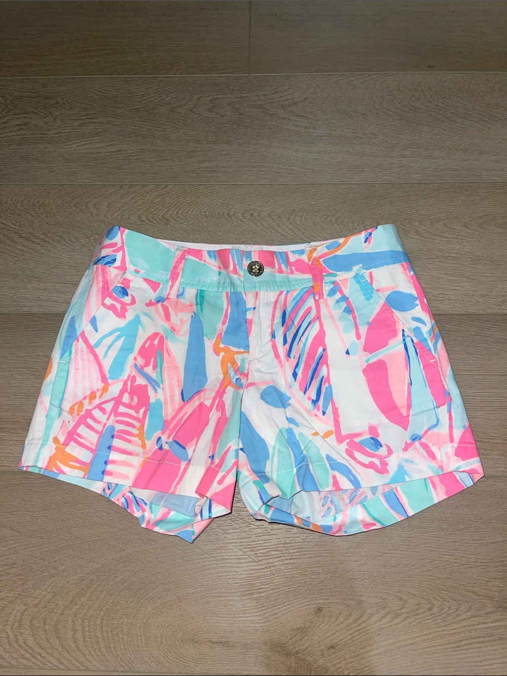 Lilly Pulitzer Multicolor Tropical Print Bermuda Shorts - Pink Blue White
